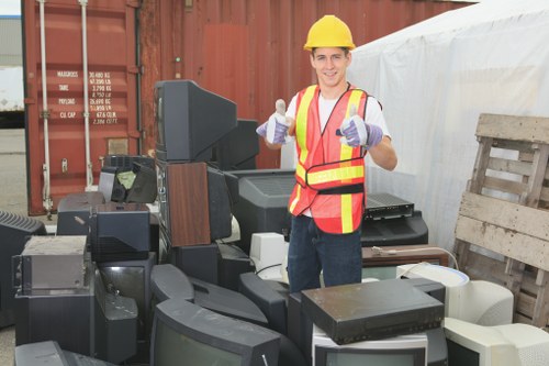 Step-by-step garage clearance process with planning